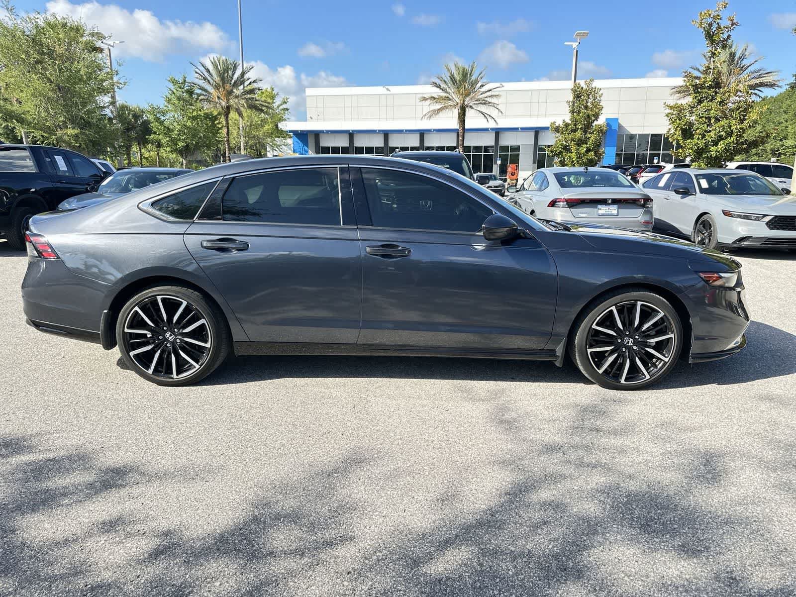 Used 2023 Honda Accord Touring image 7