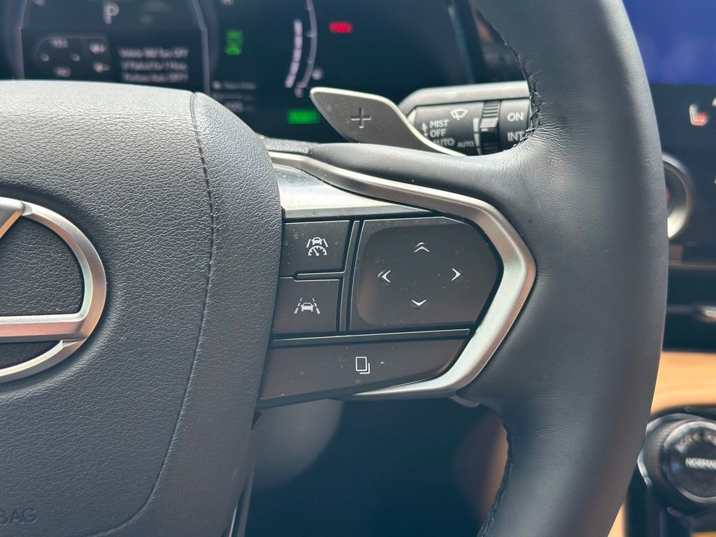 Used 2025 Lexus NX 450h+ AWD w/ Towing Package (2000 Lbs) image 10