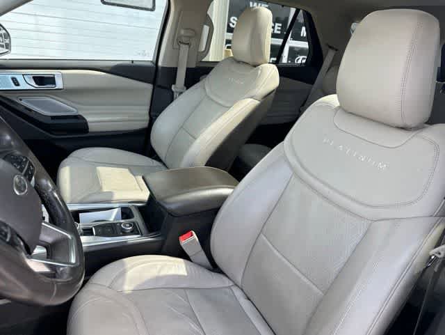 Used 2020 Ford Explorer Platinum w/ Premium Technology Package AWD/4WD image 4