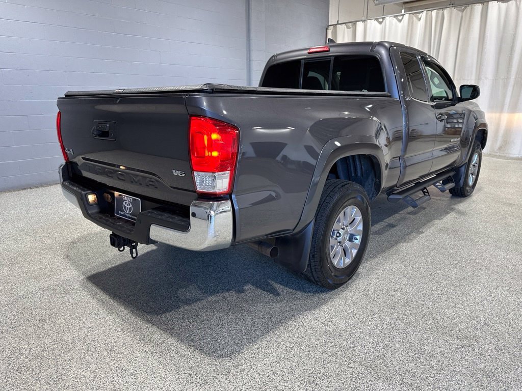 Used 2017 Toyota Tacoma SR5 w/ Tow Package AWD/4WD image 5