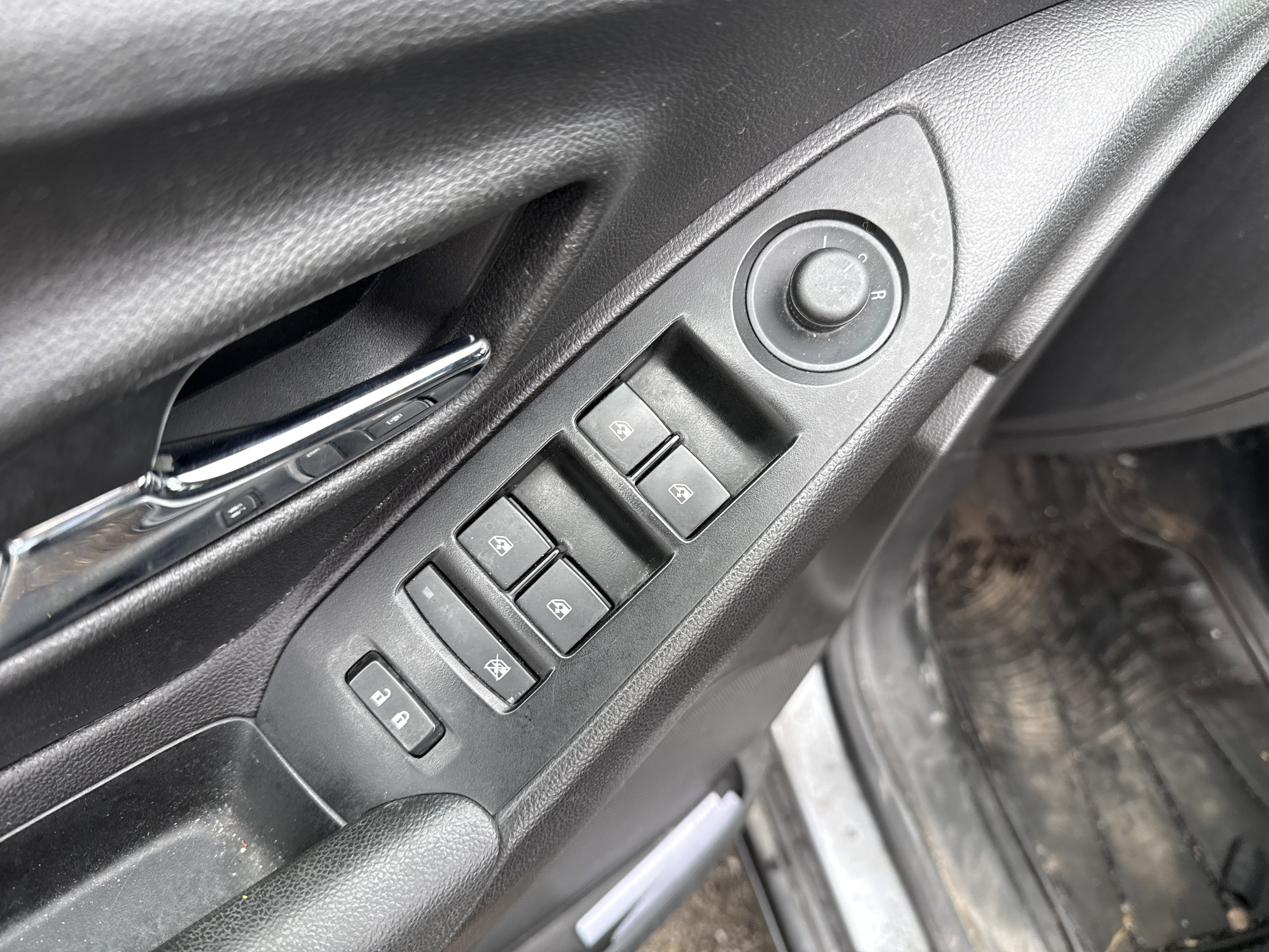 Used 2019 Chevrolet Trax LT w/ LT Convenience Package image 16