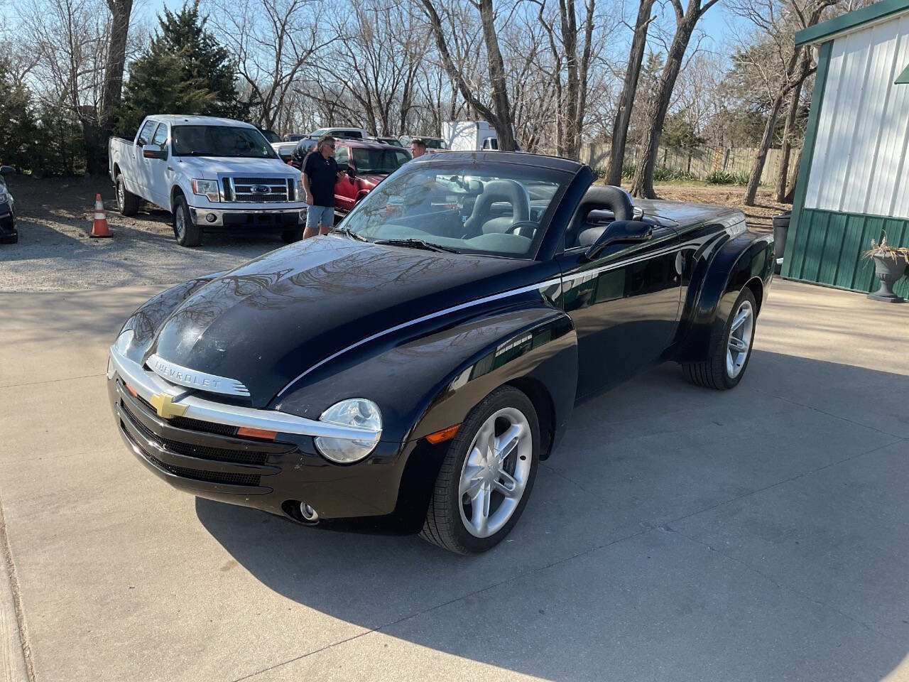 Used 2005 Chevrolet SSR w/ Preferred Equipment Group RWD image 4