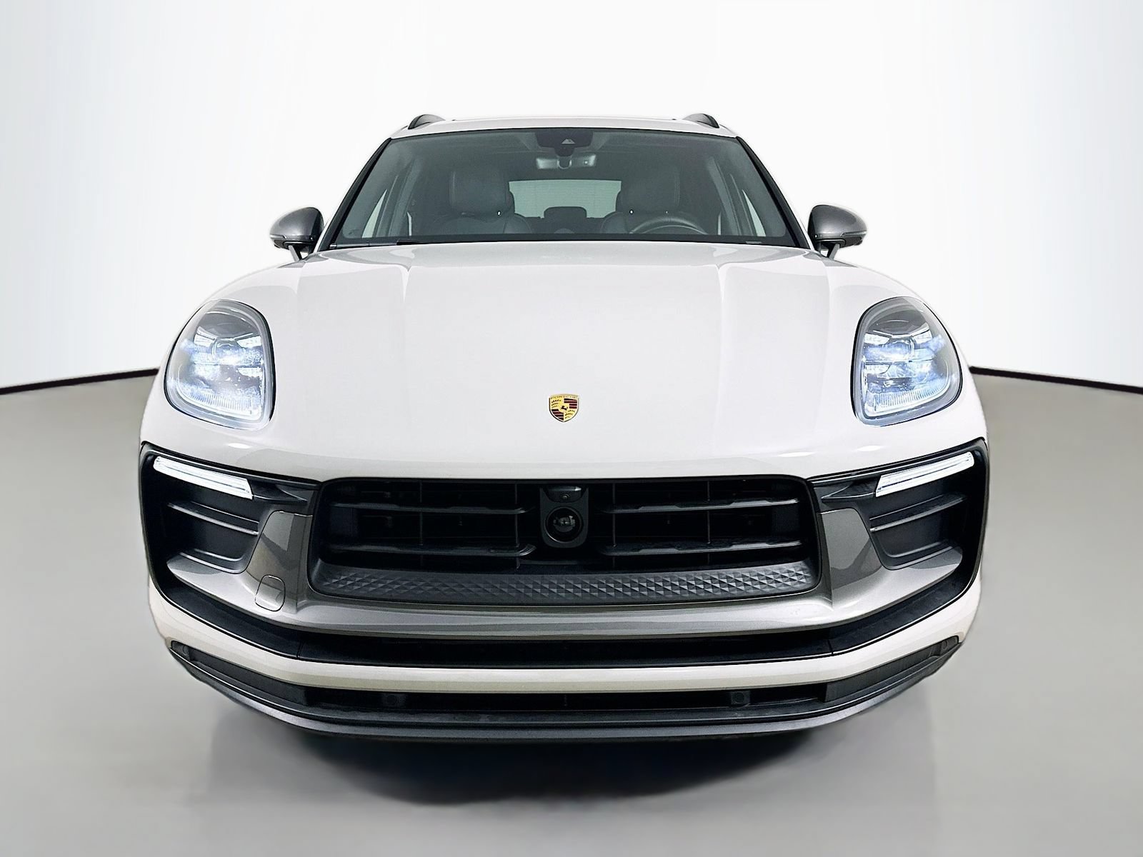 New 2026 Porsche Macan Turbo AWD/4WD image 2