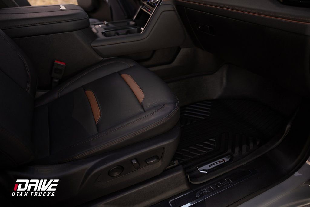 Used 2025 GMC Sierra 3500 AT4 w/ AT4 Premium Plus Package image 12