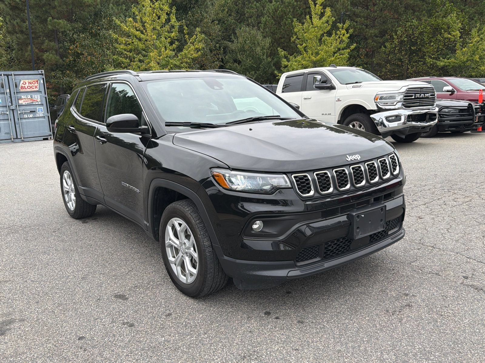 Used 2024 Jeep Compass Latitude AWD/4WD image 5