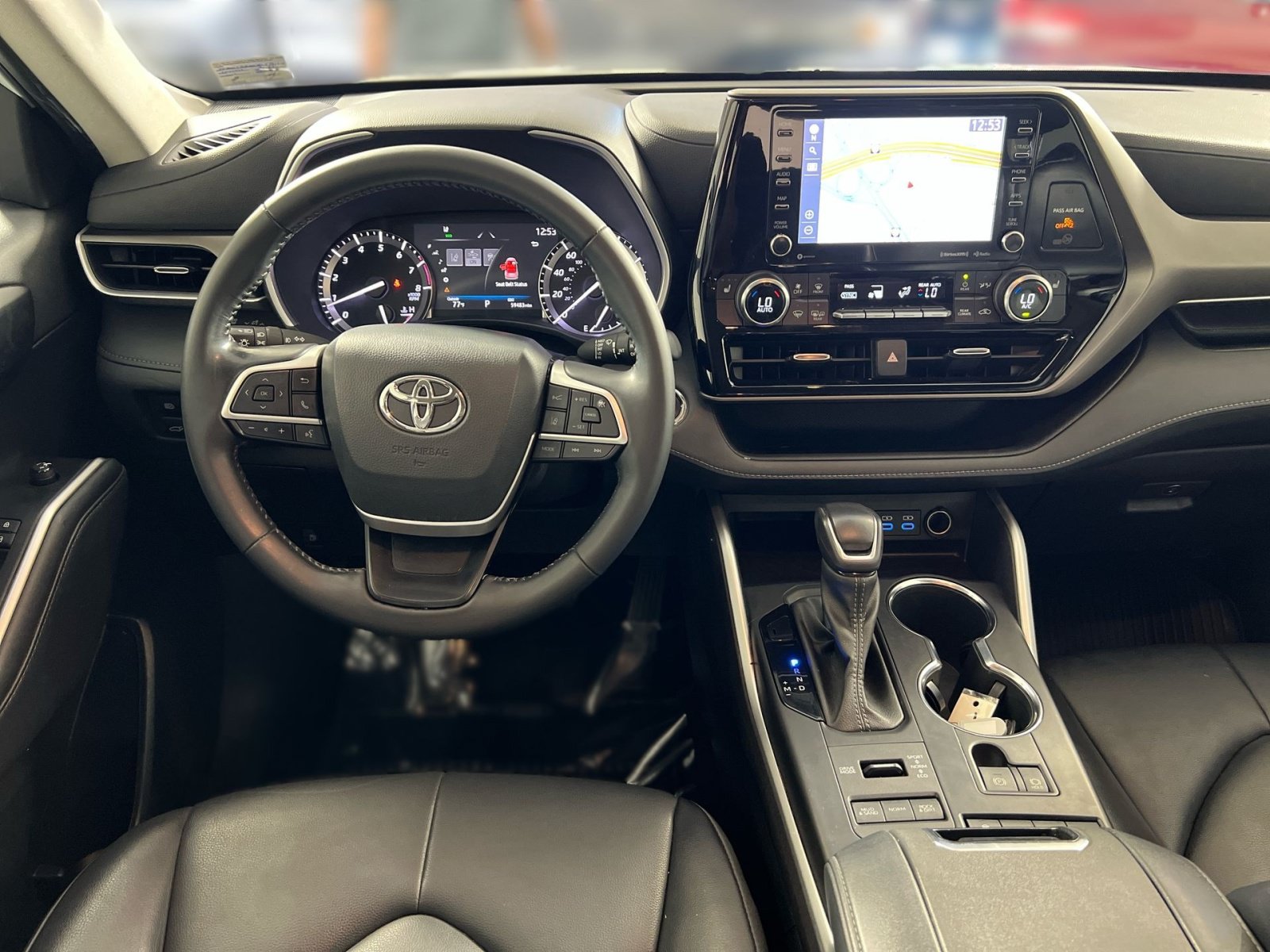 Used 2022 Toyota Highlander XLE AWD/4WD image 21