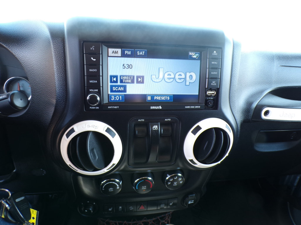 Used 2012 Jeep Wrangler Sahara AWD/4WD image 21