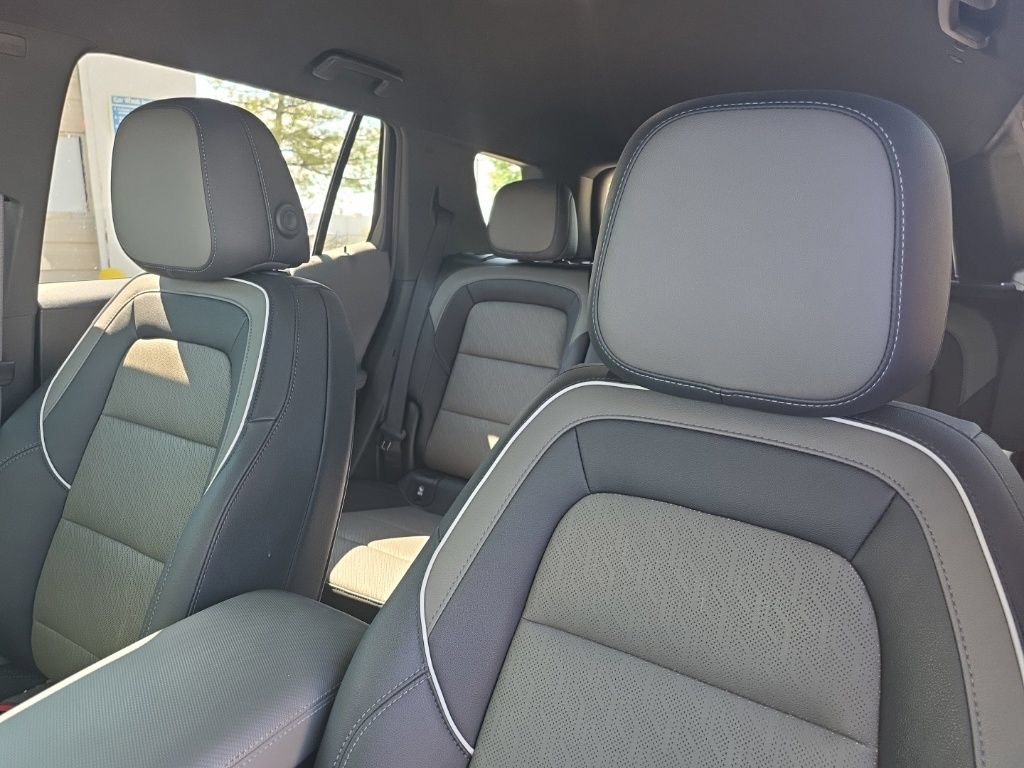 Certified 2025 Chevrolet Equinox LT w/ Convenience Package II AWD/4WD image 12