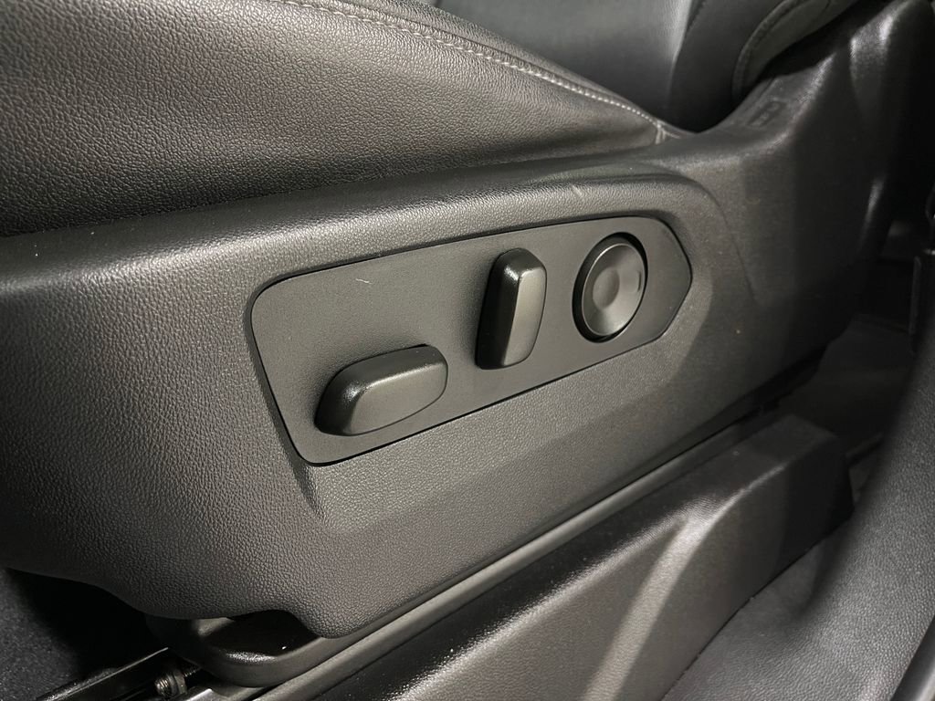 Used 2021 Chevrolet Suburban LT image 16