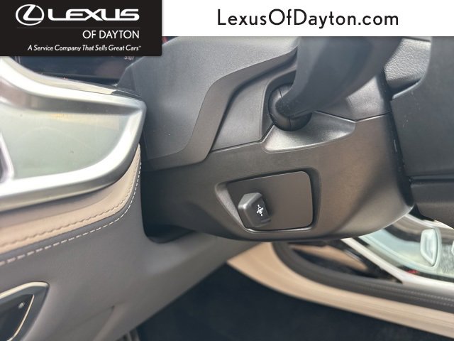 Used 2023 BMW X7 M60i w/ Executive Package image 19