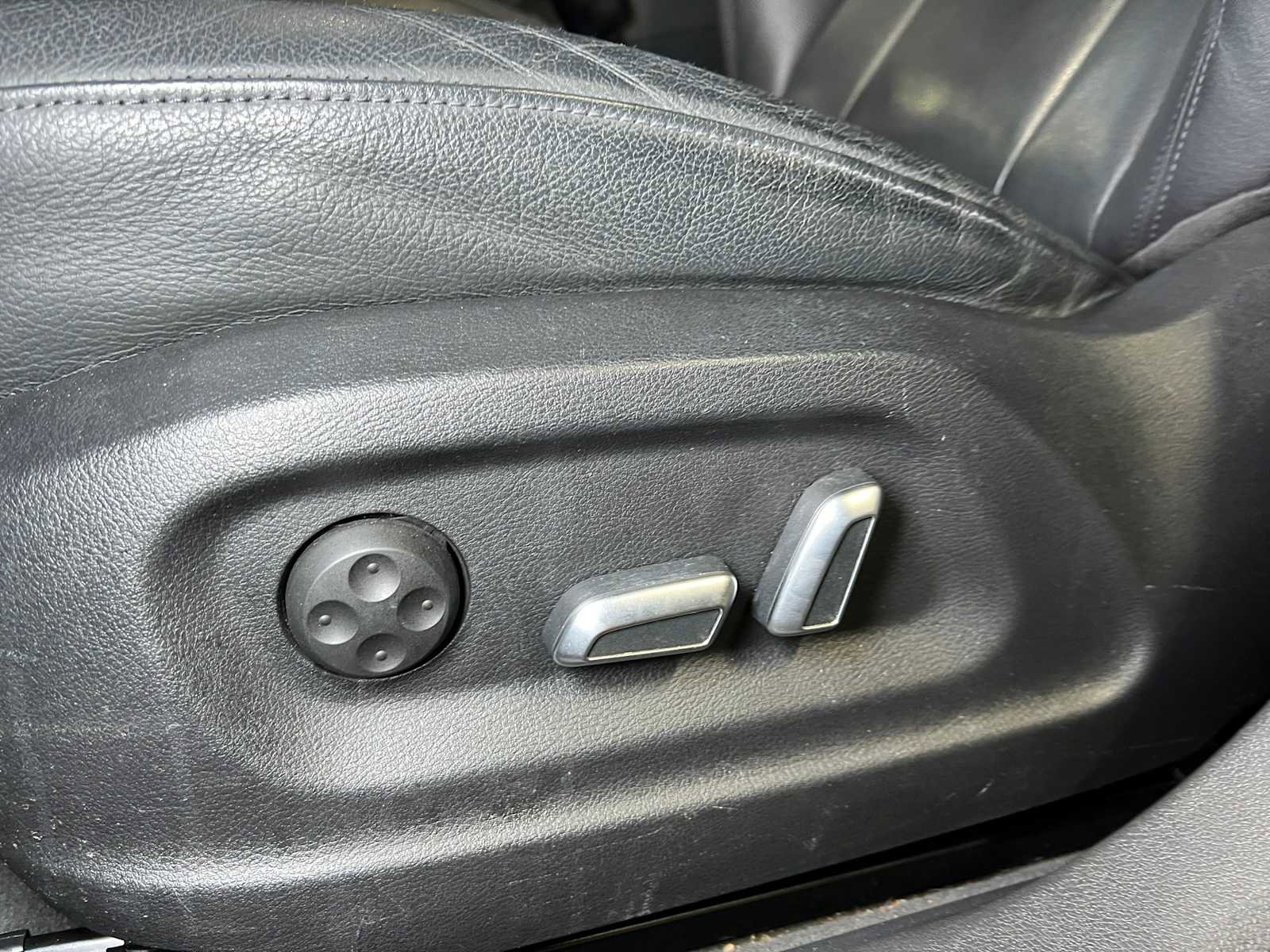 Used 2018 Audi Q3 2.0T Premium Plus w/ Premium Plus Package image 25