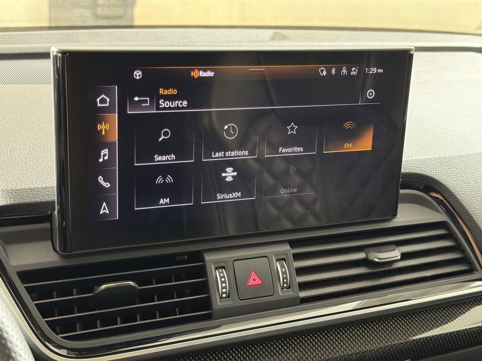 Used 2024 Audi SQ5 Premium Plus w/ Premium Plus Package image 17