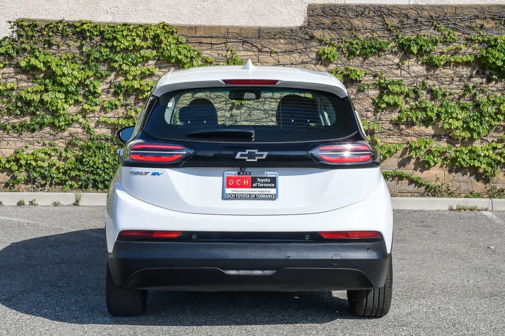 Used 2023 Chevrolet Bolt LT w/ Infotainment Package FWD image 7