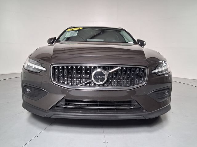 Used 2025 Volvo V60 B5 Cross Country Plus AWD/4WD image 7