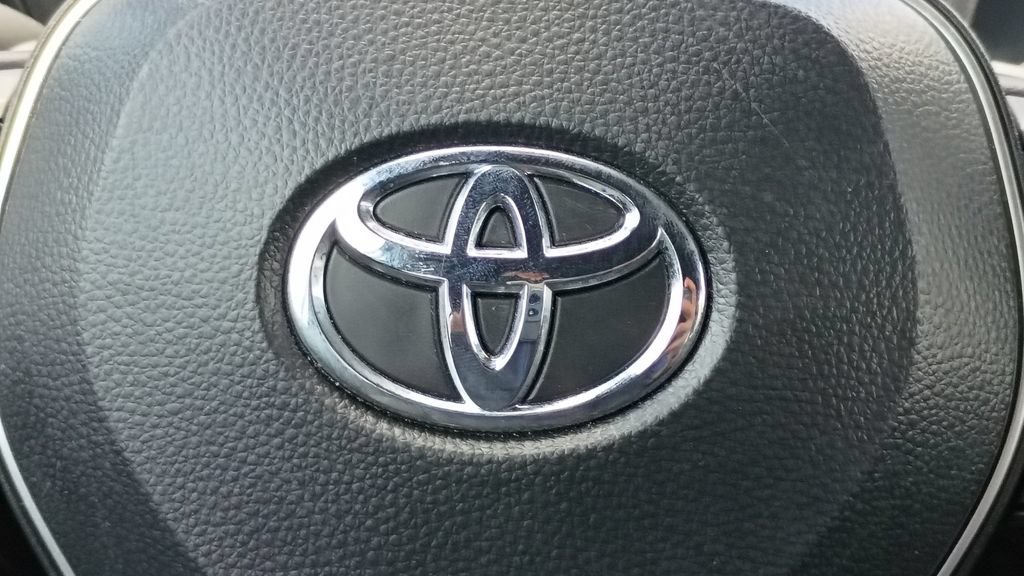 Used 2024 Toyota Corolla Cross AWD Hybrid image 27