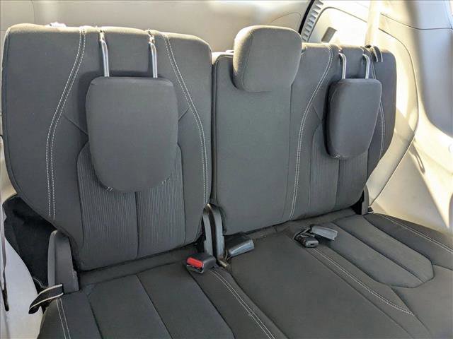Used 2022 Chrysler Voyager LX image 19