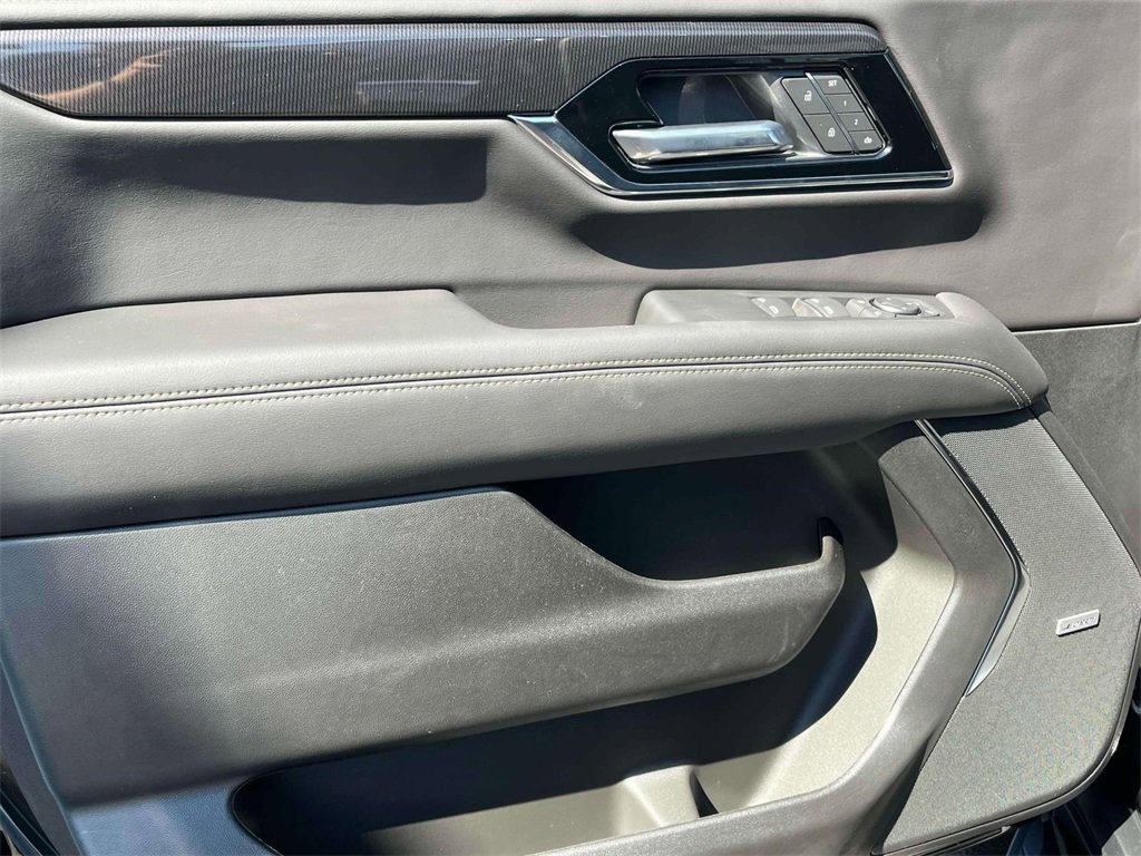 New 2025 GMC Yukon XL Elevation image 20