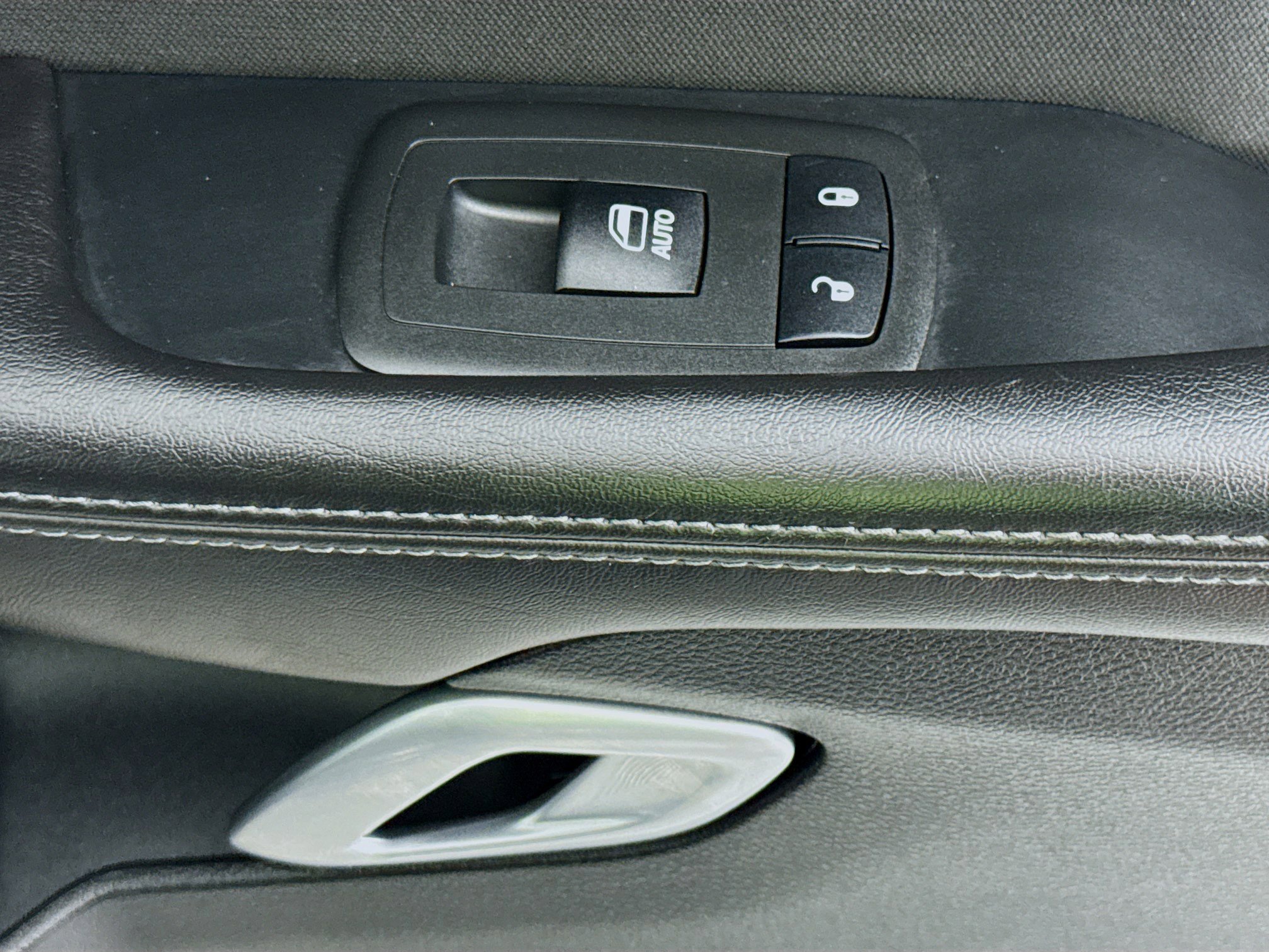 Used 2018 Dodge Challenger R/T w/ Driver Convenience Group image 26