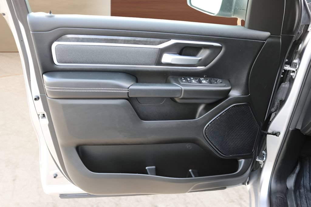 Used 2022 RAM 1500 Big Horn w/ Night Edition AWD/4WD image 12