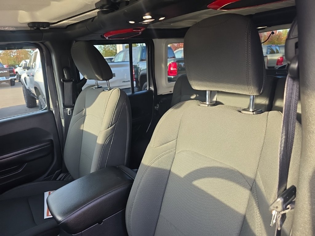 Used 2021 Jeep Wrangler Unlimited Sport AWD/4WD image 16