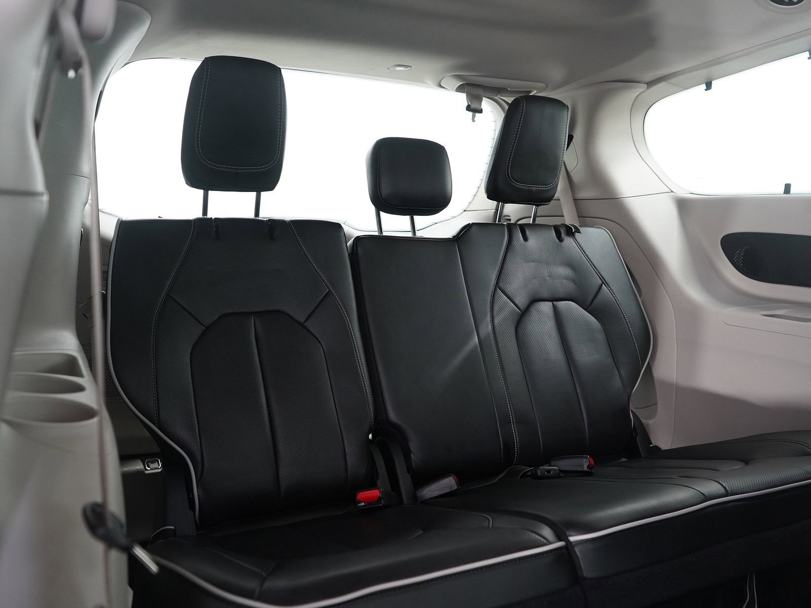 Used 2024 Chrysler Pacifica Limited image 14