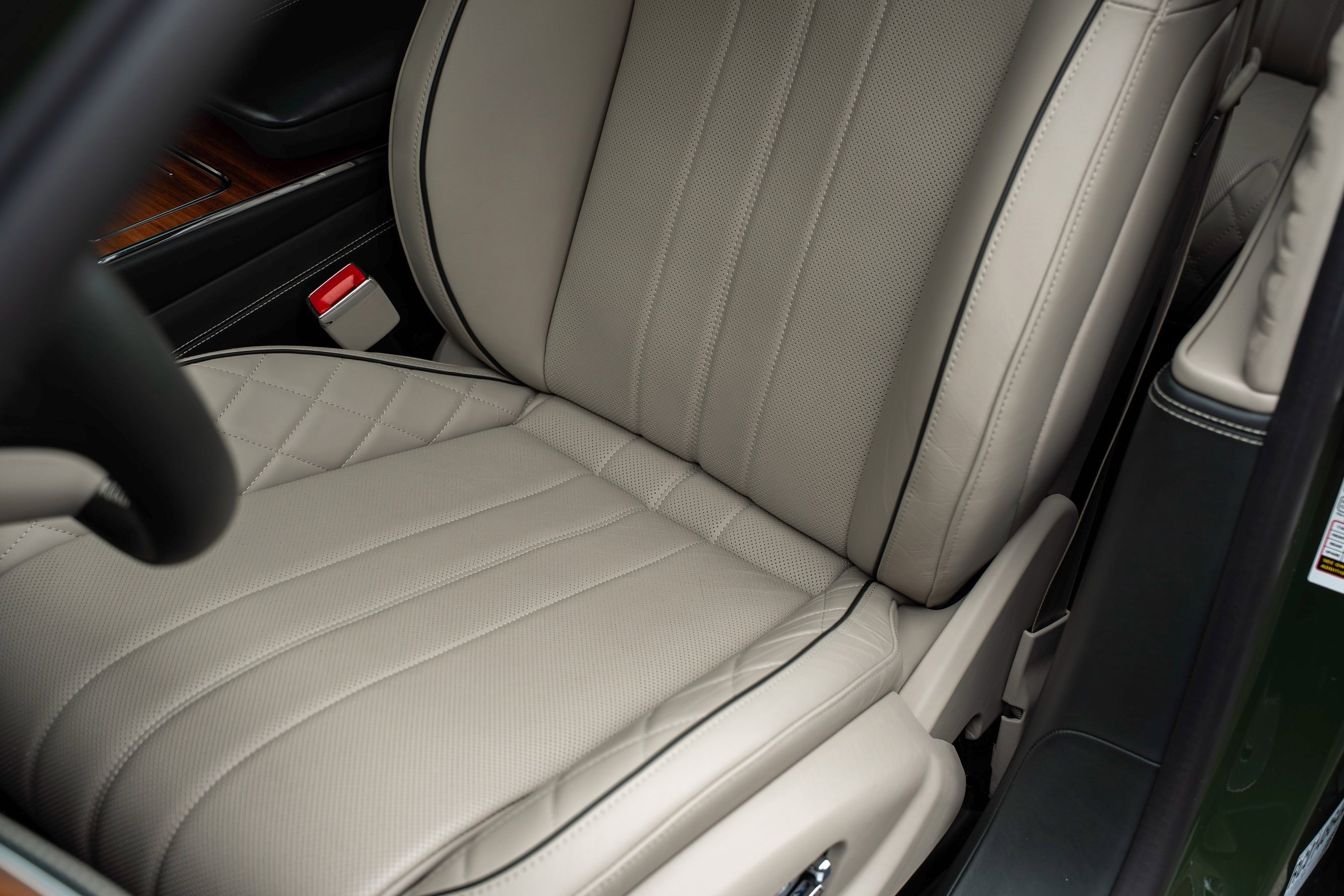 Used 2024 Bentley Flying Spur W12 image 24