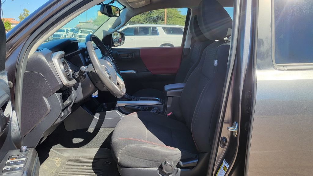 Used 2017 Toyota Tacoma SR5 image 22