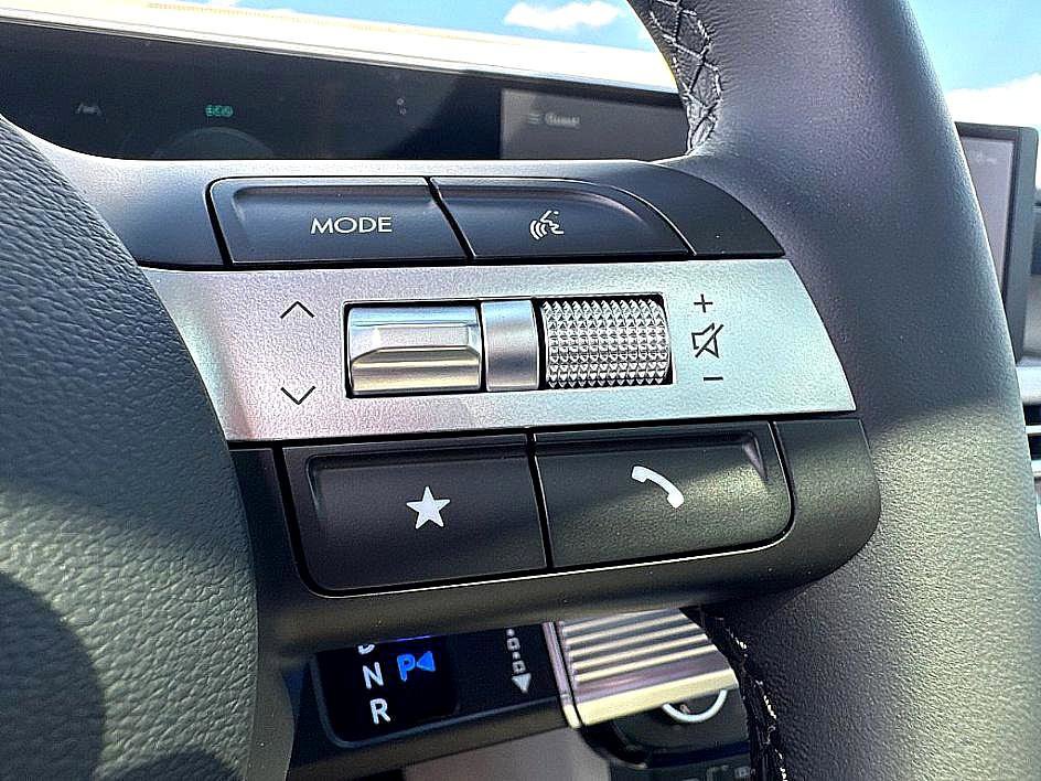 New 2025 Hyundai Tucson SEL image 12
