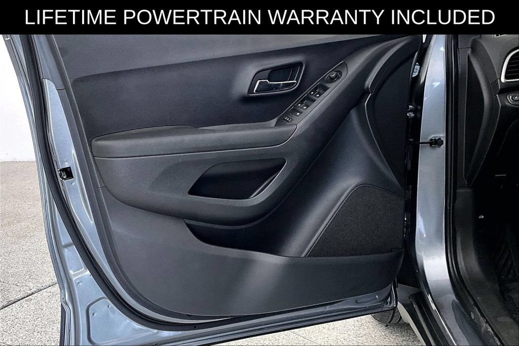 Used 2020 Chevrolet Trax LS w/ Tint and Cruise Package FWD image 23