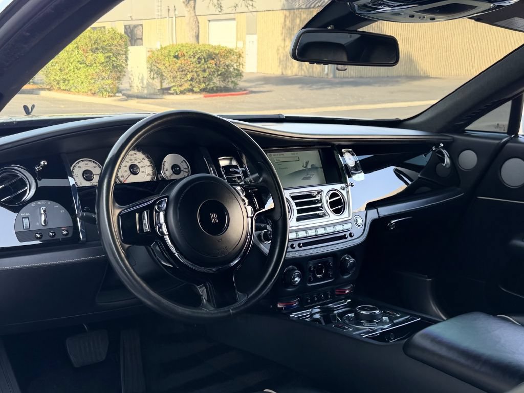 Used 2017 Rolls-Royce Wraith RWD image 17