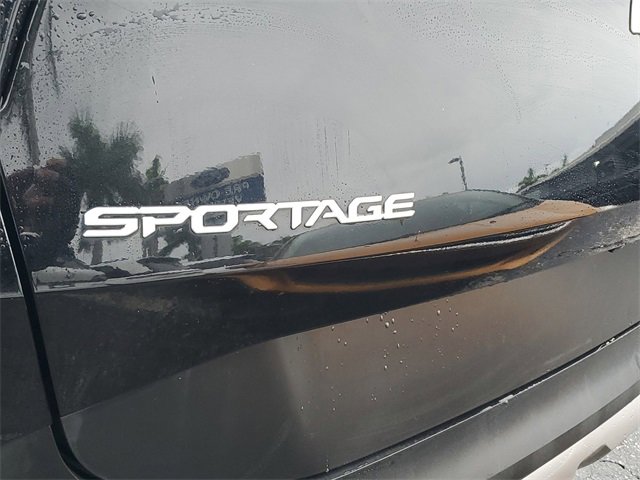 Used 2023 Kia Sportage LX image 5