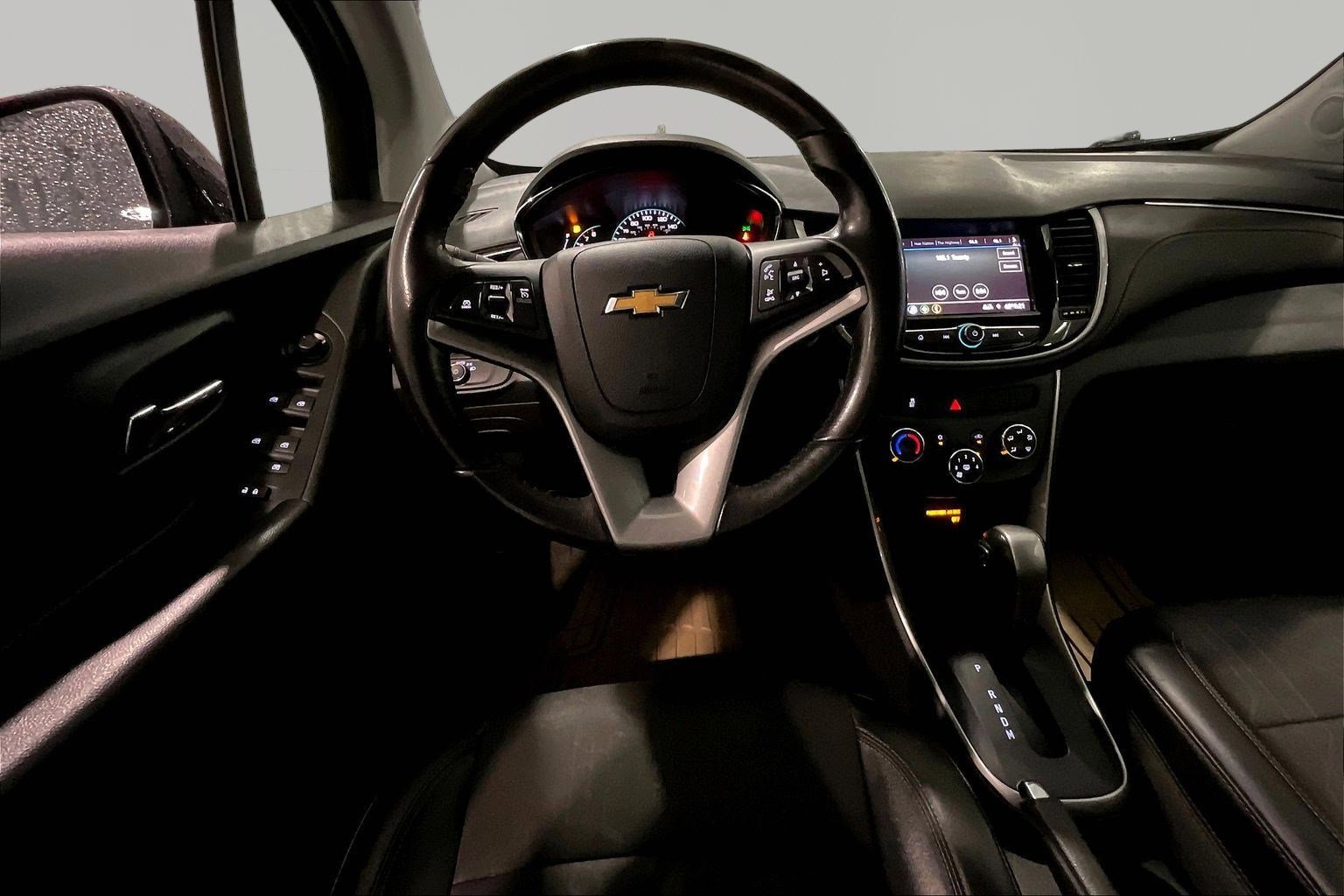 Used 2022 Chevrolet Trax LT w/ Driver Confidence Package AWD/4WD image 8