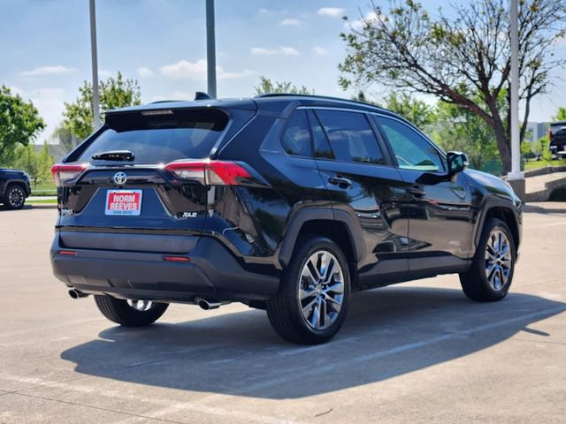 Used 2019 Toyota RAV4 XLE Premium image 3