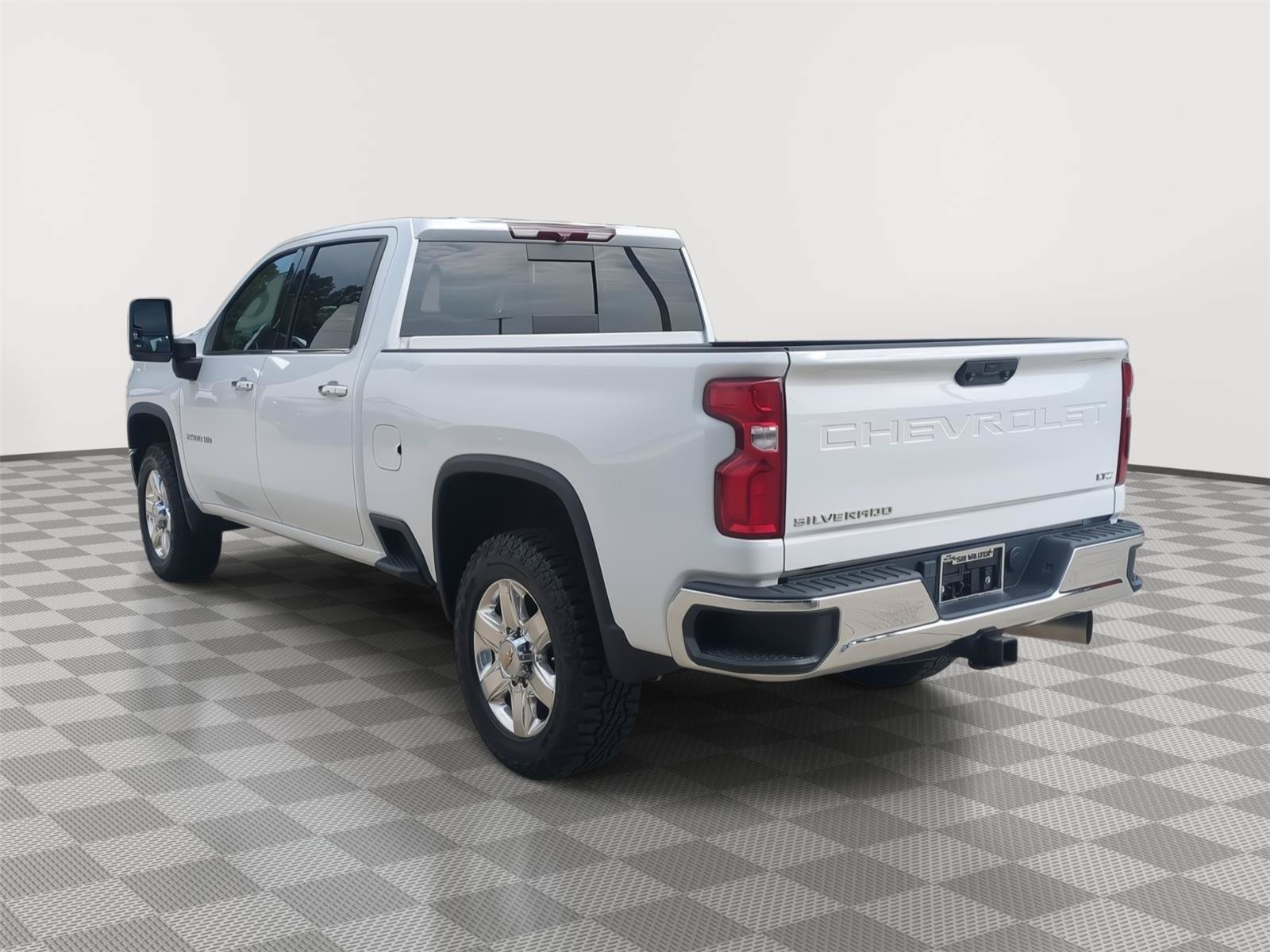 Used 2022 Chevrolet Silverado 2500 LTZ AWD/4WD image 3