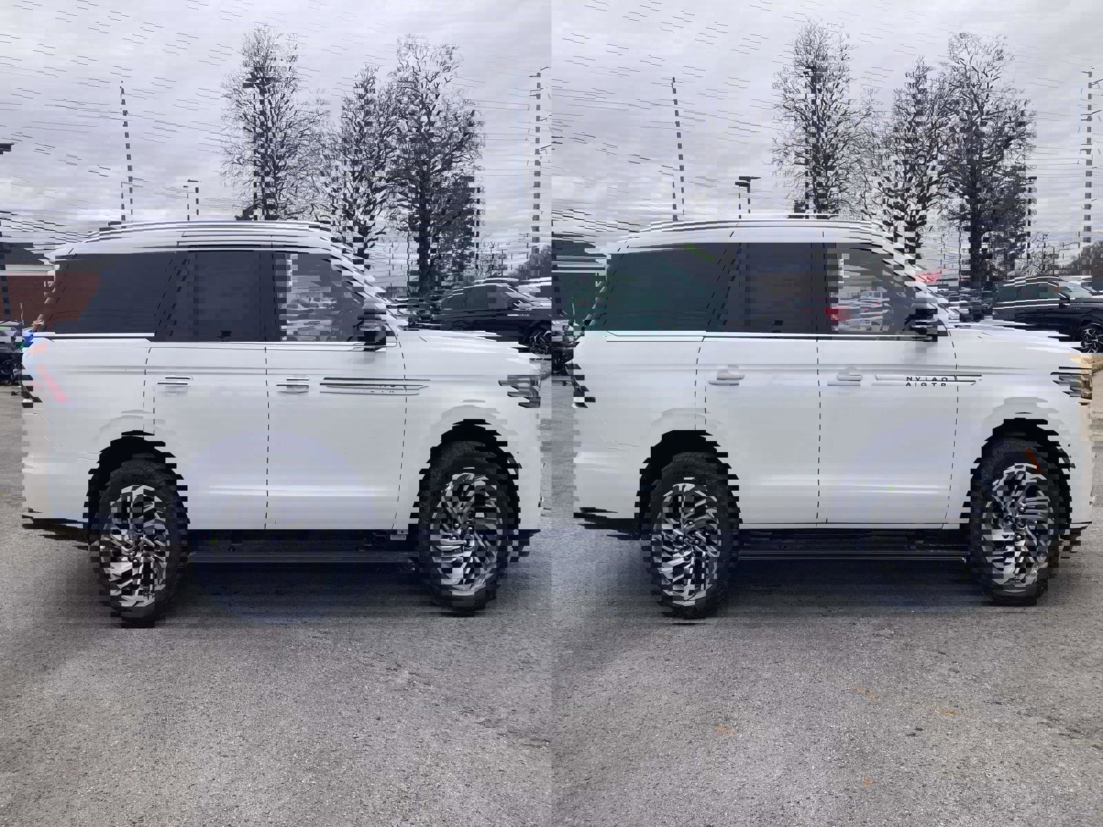 New 2025 Lincoln Navigator Reserve image 2