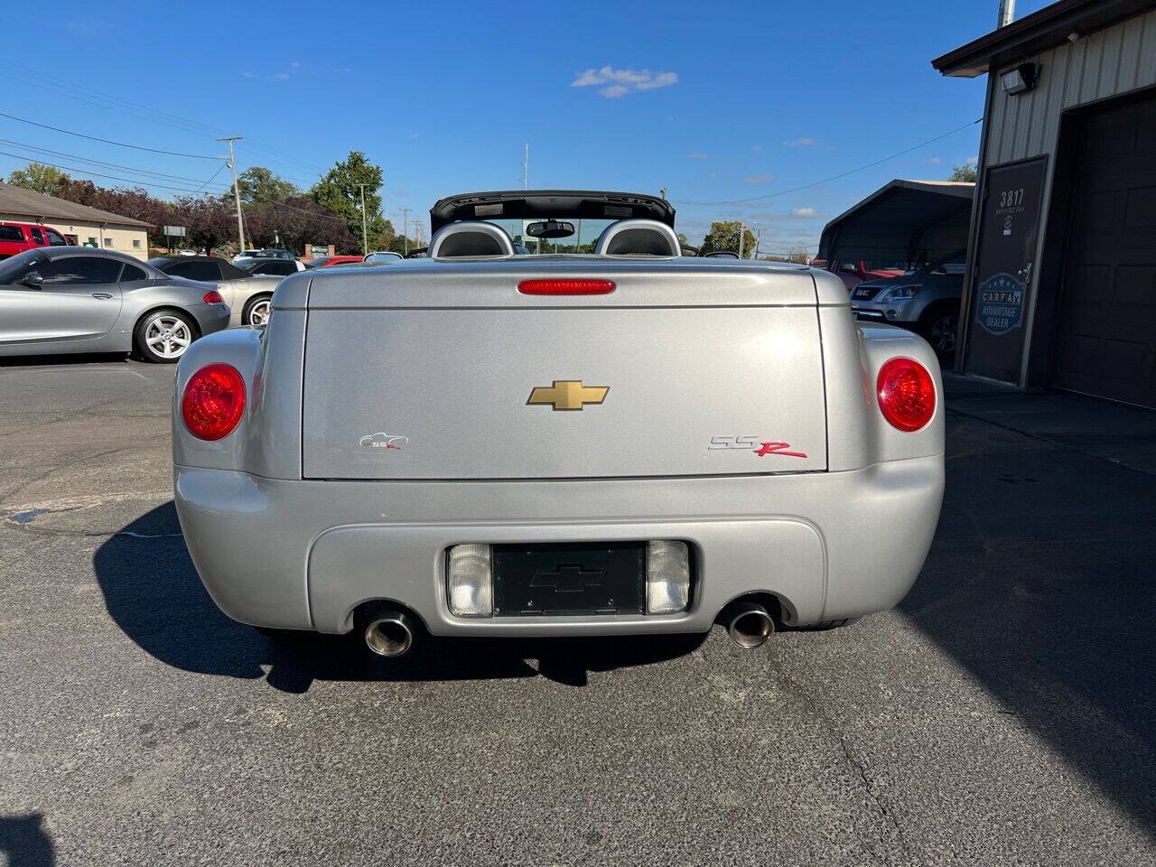 Used 2004 Chevrolet SSR w/ Preferred Equipment Group RWD image 24
