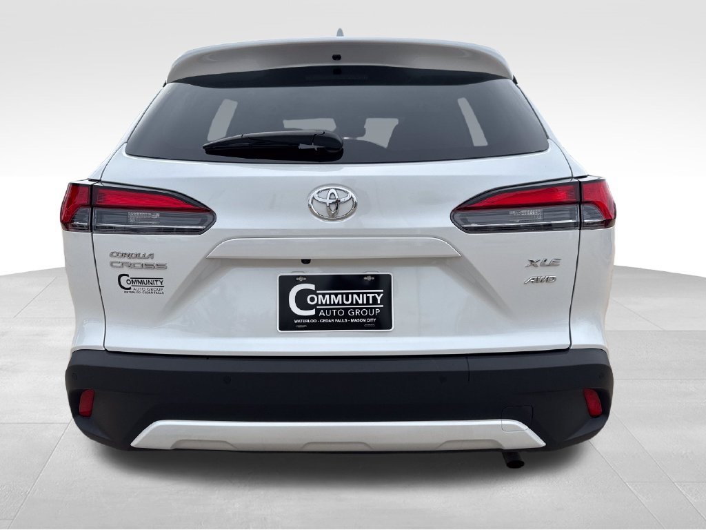 Used 2024 Toyota Corolla Cross XLE w/ Convenience Package AWD/4WD image 5