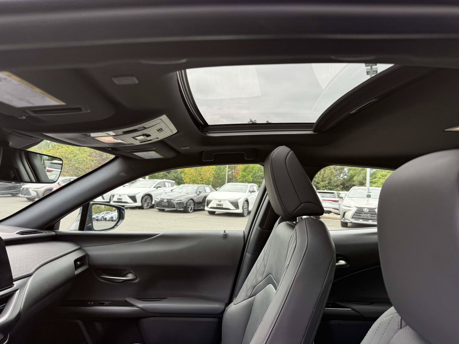 Used 2023 Lexus UX 250h AWD w/ Premium Package image 20