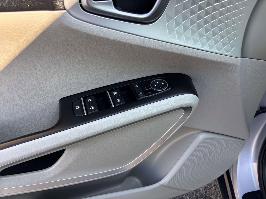 Certified 2021 Kia Soul LX image 9