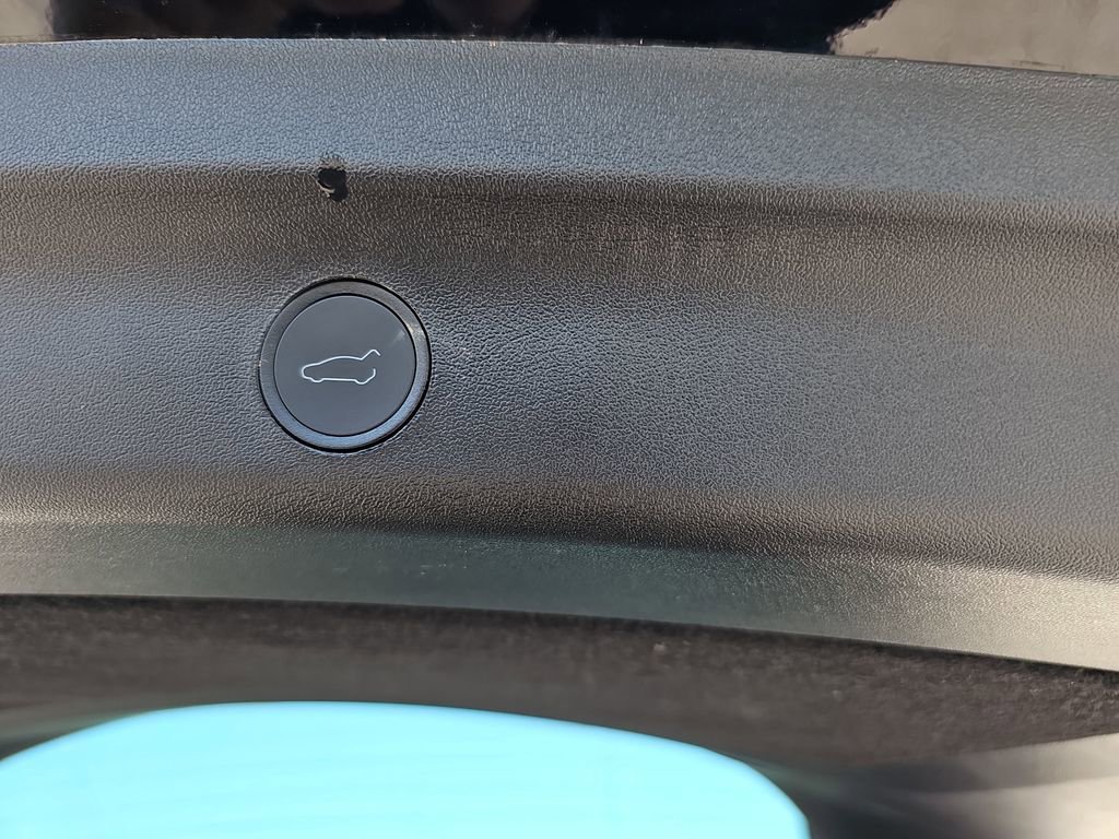 Used 2023 Tesla Model Y Long Range image 17