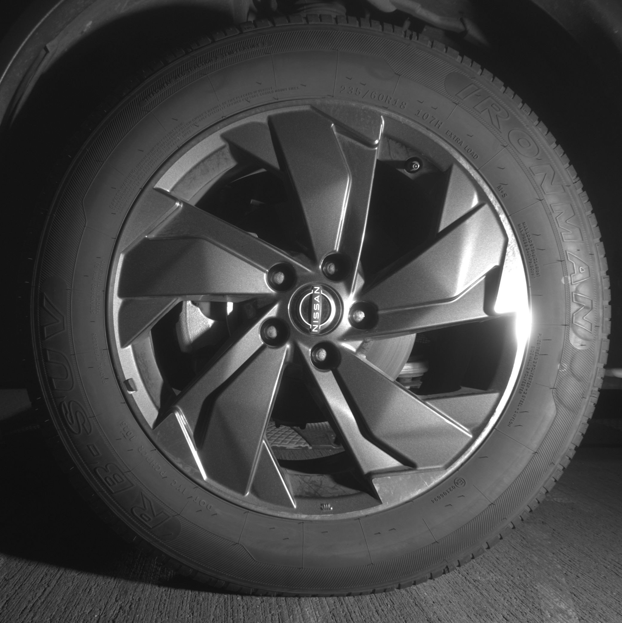 Used 2025 Nissan Rogue SV image 12