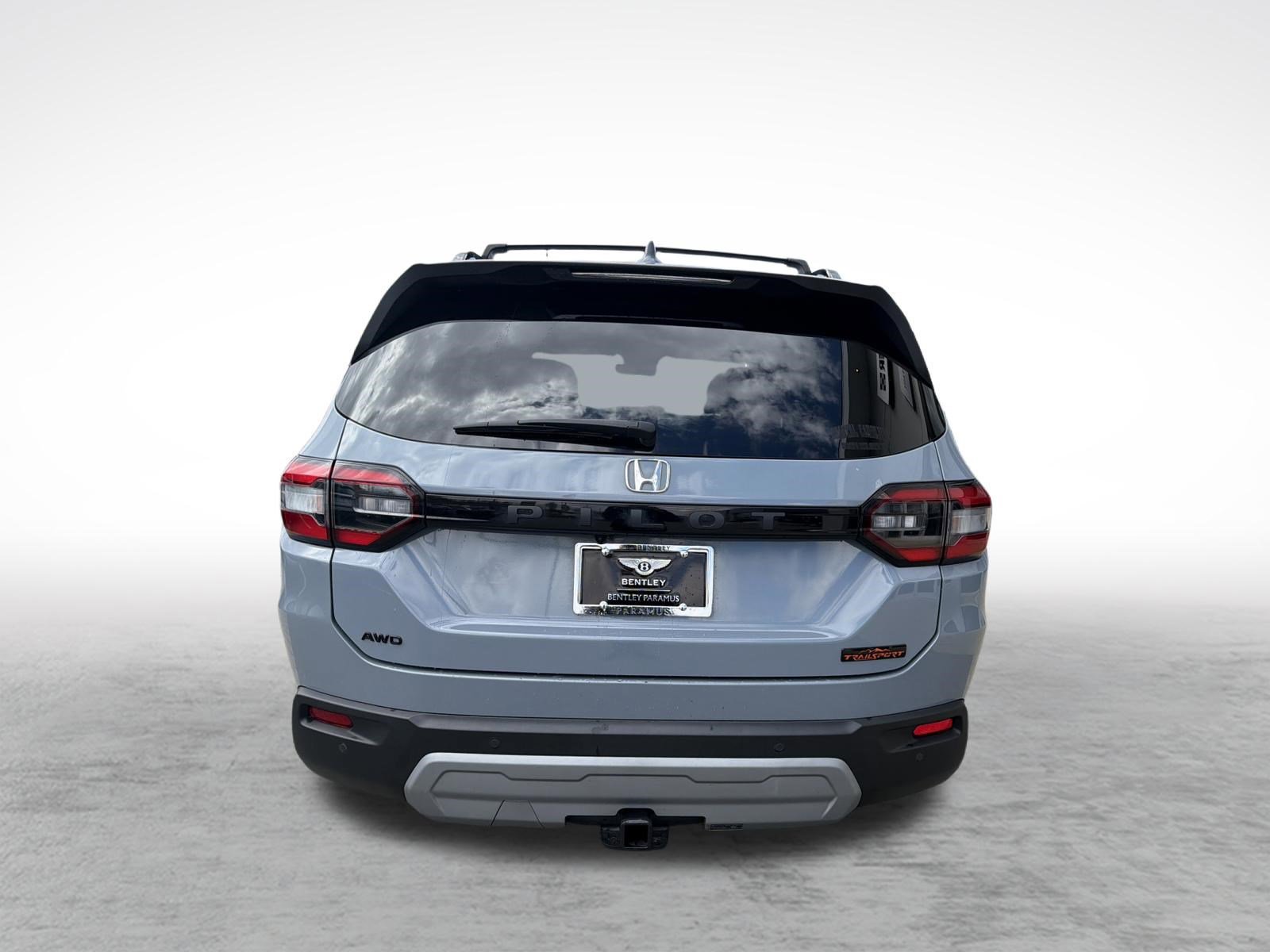 Used 2023 Honda Pilot TrailSport image 9