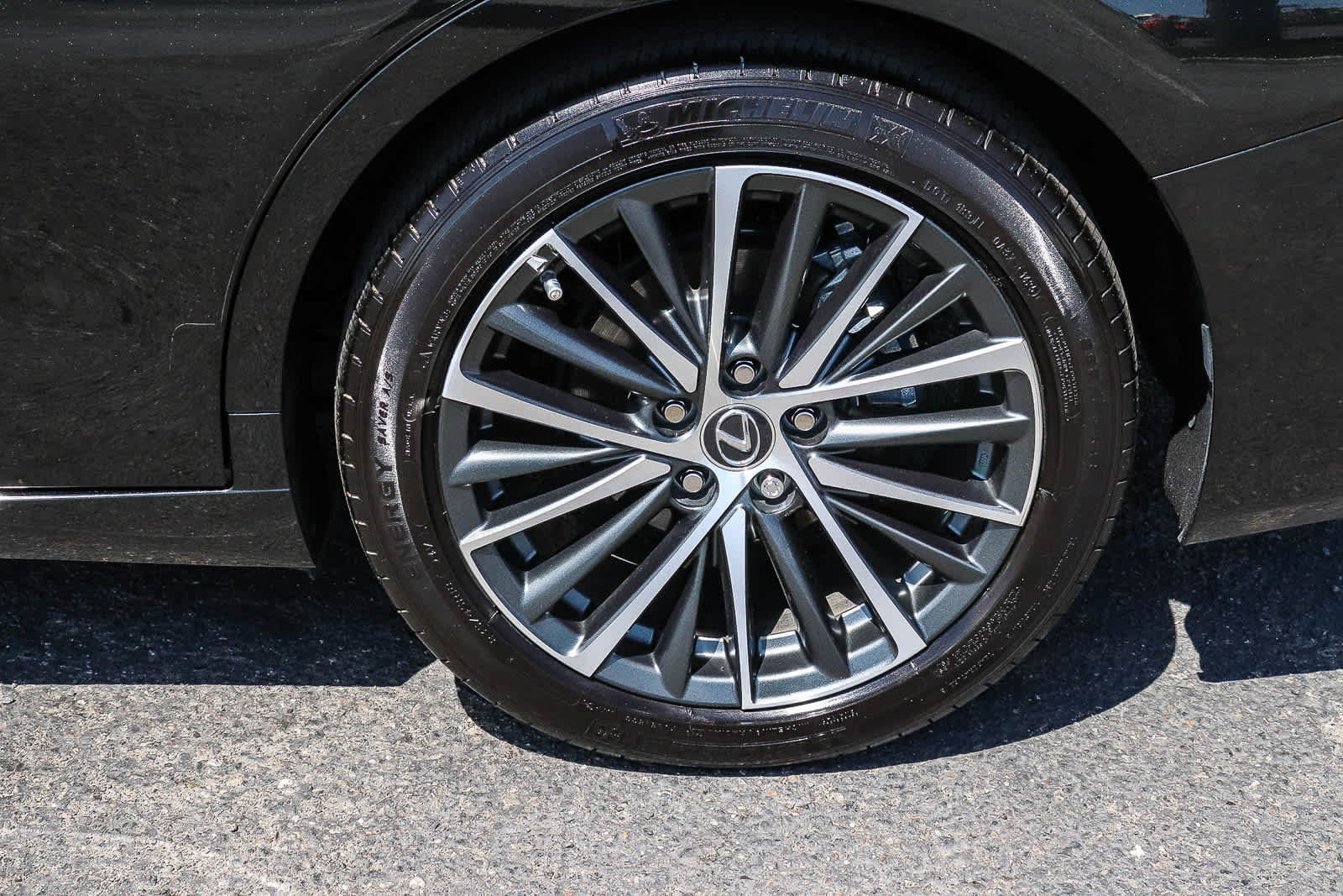 Used 2025 Lexus ES 300h w/ Premium Package FWD image 13