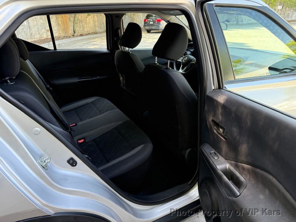 Used 2019 Nissan Kicks S image 11