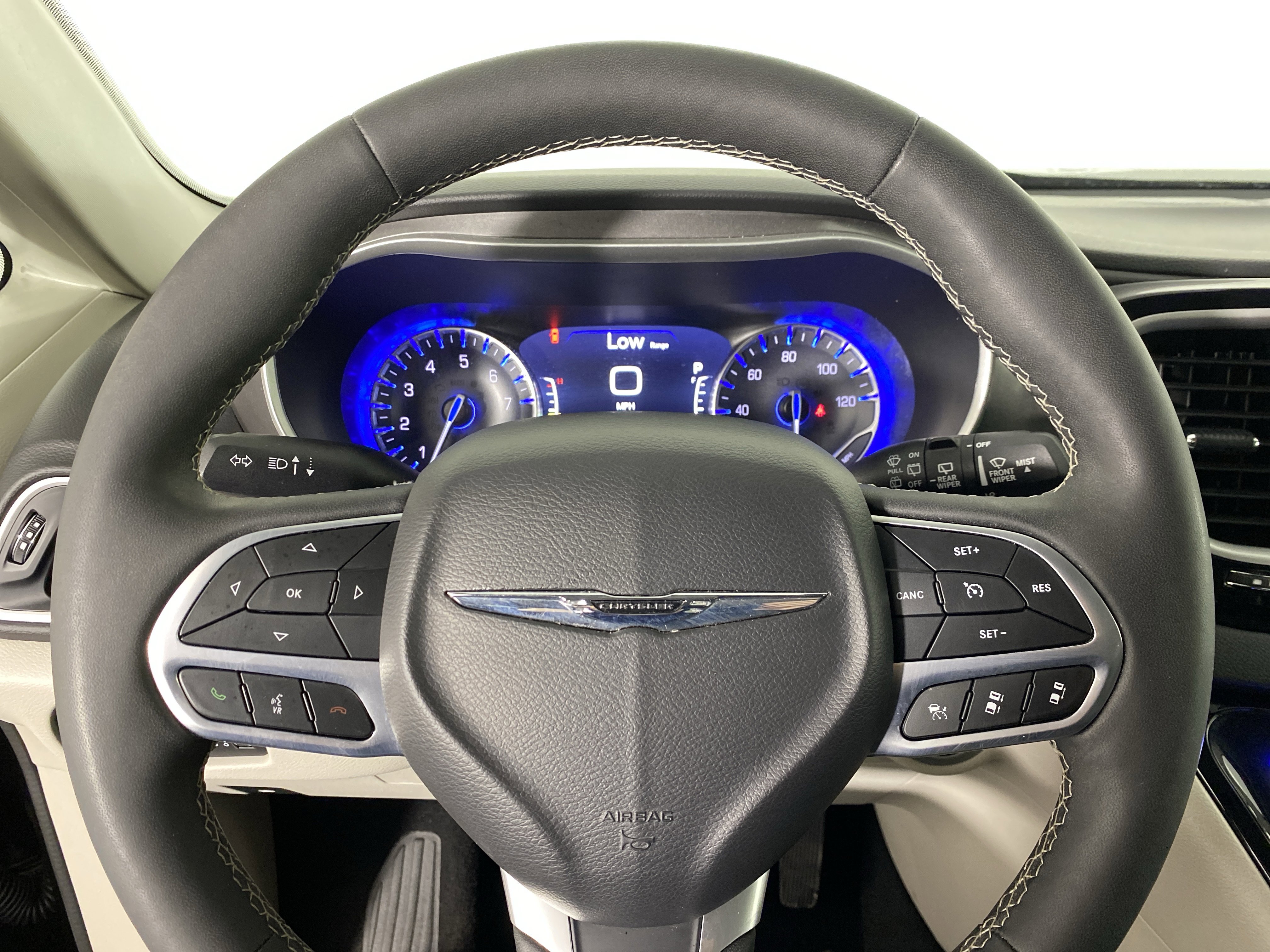 Used 2024 Chrysler Pacifica Touring-L image 20