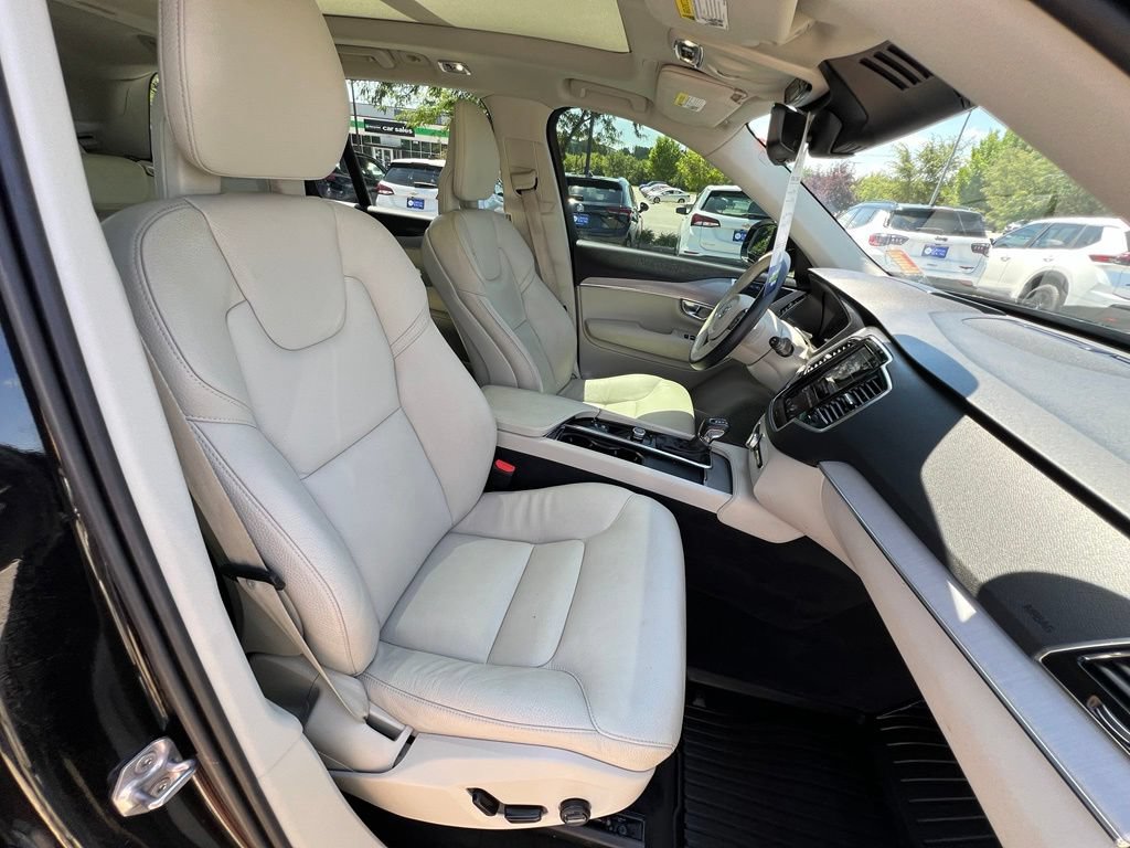 Used 2022 Volvo XC90 T5 Momentum w/ Advanced Package AWD/4WD image 35