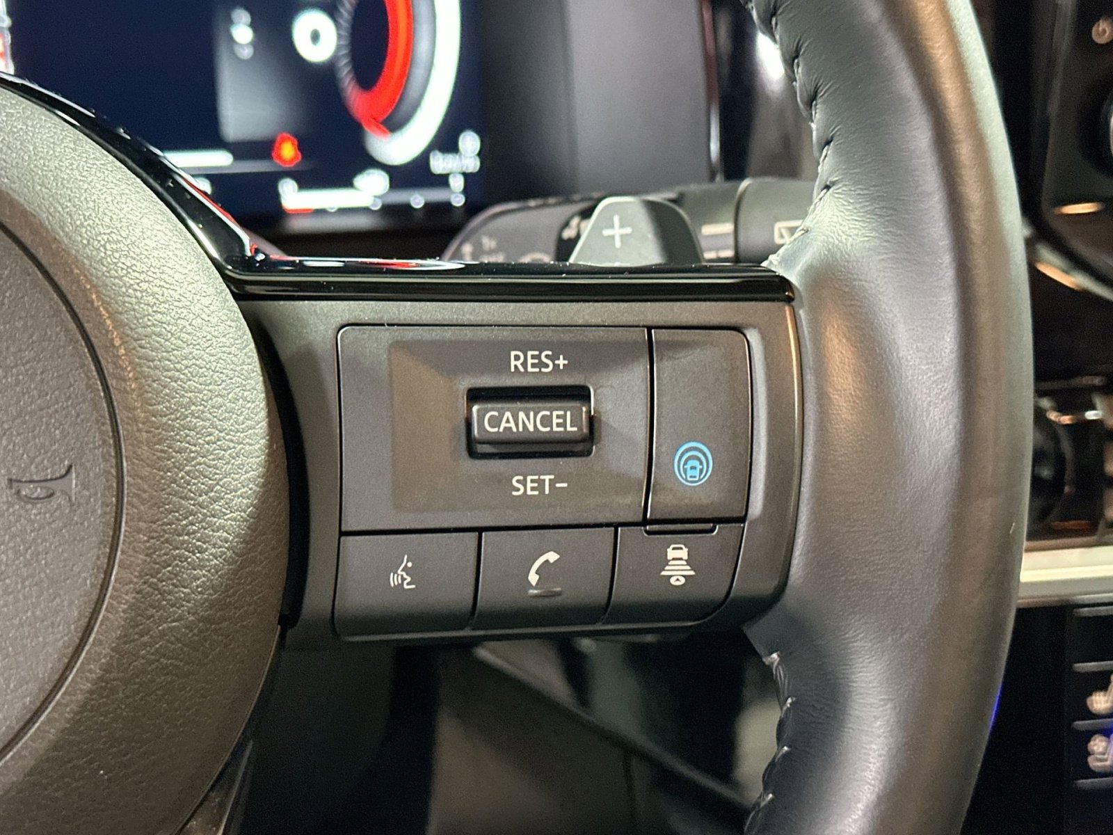 Used 2023 Nissan Pathfinder Platinum image 20