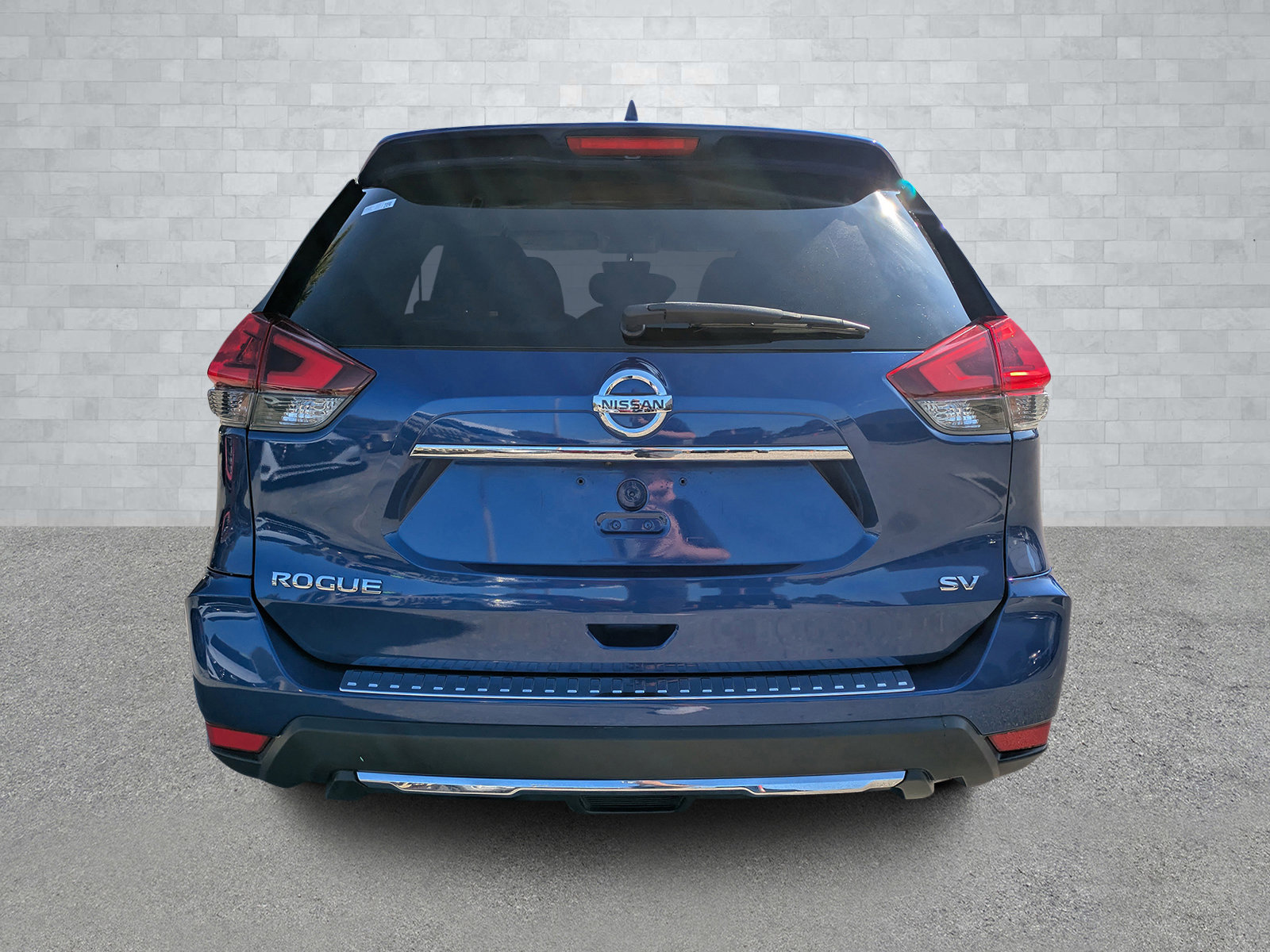 Used 2018 Nissan Rogue SV image 6