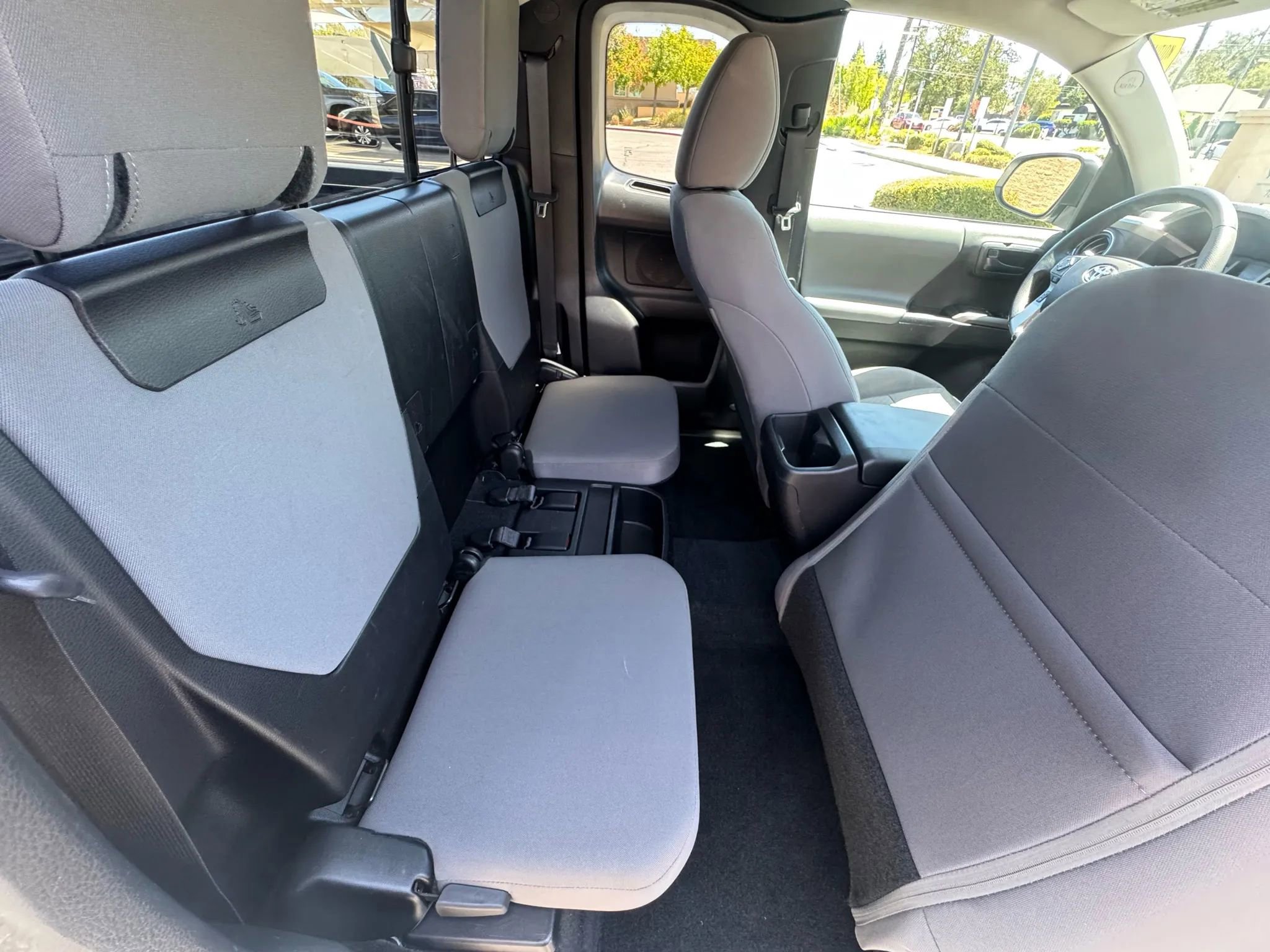 Used 2022 Toyota Tacoma SR5 image 15