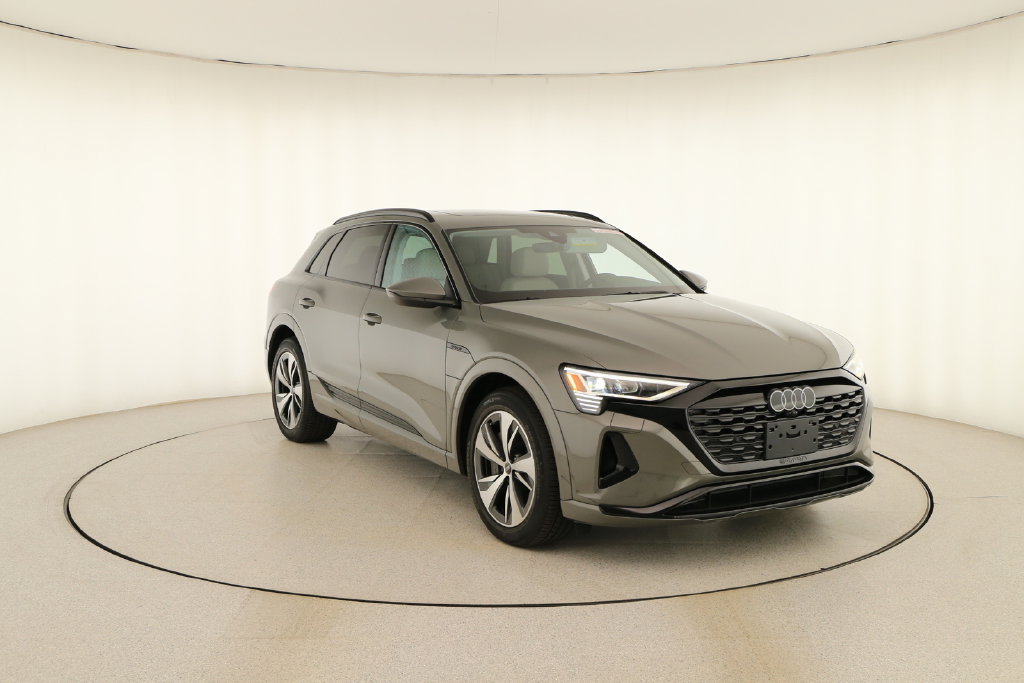 Certified 2024 Audi Q8 e-tron Premium Plus AWD/4WD image 10